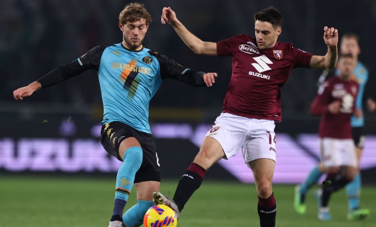 Soi kèo Serie A Torino vs Venezia chuẩn thắng